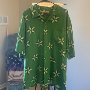 Tommy Bahama silk button up. Large.